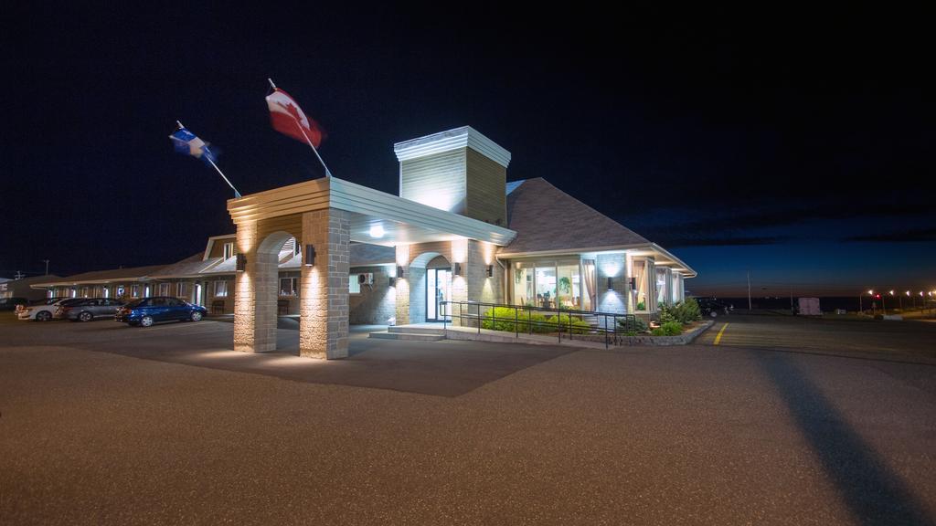 Hotel Motel La Vigie Matane Exterior photo